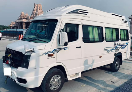 13 Seater Tempo Traveller