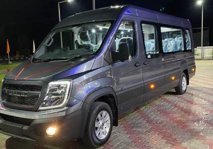 13 Seater Urbania Traveller