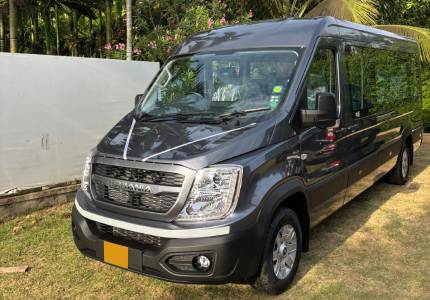 18 Seater Urbania Traveller